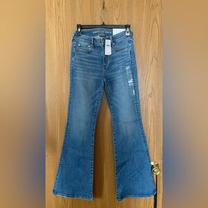 American Eagle Low Rise Flare Jeans Women’s 4 Next Level Stretch NWT